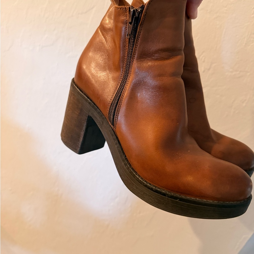 Elegant Tan Leather Heeled Boots-purchased in Italy.
